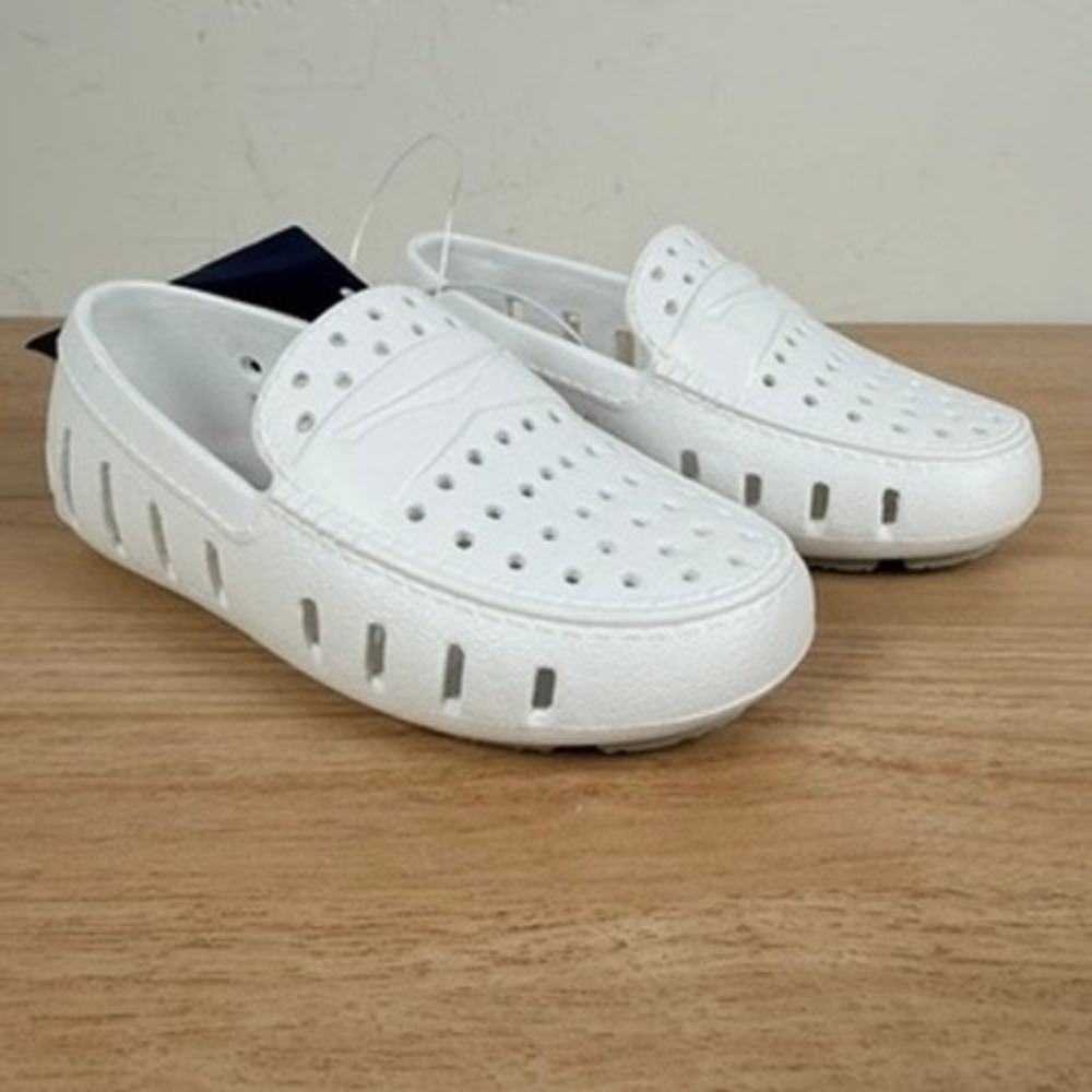Floafers Prodigy Driver Toddler Shoe Sz 8 White Harbor Mist Gray EVA Foam NWT